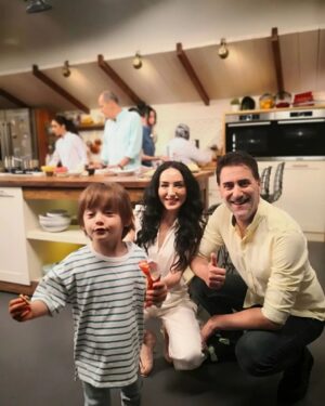 Bekir Aksoy Instagram - İyi ki doğdun benim güzel eşim, iyi ki doğdun yetenekli partnerim
İyi ki doğdun Asilimin annesi
İyi ki doğdun hayatın anlamı
İyi ki doğdun güvenim, hayalim, canım, huzurum.
SENİ SEVİYORUZZZZ❤️❤️❤️