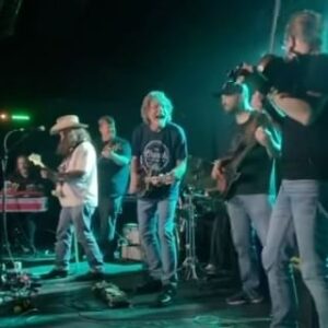 Béla Fleck Instagram - Last night in Oklahoma my friend @sambushband joined @jvmguitar for Slipstream! 

@johnnymullenaxband 
@jakeyjakeybigmistakeyy 
@abairabair 
@tonyspatz_fiddledoc 
@gdubbins 
@roamingome 

#bluegrass
