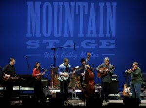 Béla Fleck Instagram - The @mountainstage episode with My Bluegrass Heart starts airing today! Check your local NPR station for airtimes!

📸: Christopher Morris/Mountain Stage