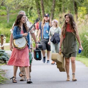 Béla Fleck Instagram - This Friday, March 1st, is the last day to get your applications in for @blueridgebanjocamp. 

Don't miss out on your chance to learn from amazing instructors, connect with fellow musicians, fuel your creativity, and create unforgettable memories with us in Brevard, NC this summer. 

To apply go to www.blueridgebanjocamp.com
