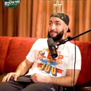 Belal Muhammad Instagram - How can you not respect this😂

Gilbert and Belal discussing their weight beef before their fight last year.

Follow @showmethemoneypod for more clips🙌