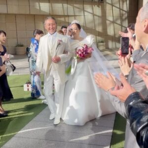 Bell Instagram - DさんRさんの新たな誓い、、、💒
Rさん、お美しい、、、
そんな、お祝いの宴に参加させて頂きました🤩✨
参列者ほぼ皆んなが余興をやるという、飲む暇、食べる暇が無い、セトリ‼️もちろん私も舞ってきました‼️
呑んで笑って涙して✨
本当におめでとうございました🤩✨

#グランドハイヤット