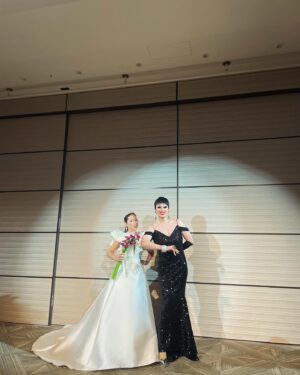 Bell Instagram - DさんRさんの新たな誓い、、、💒
Rさん、お美しい、、、
そんな、お祝いの宴に参加させて頂きました🤩✨
参列者ほぼ皆んなが余興をやるという、飲む暇、食べる暇が無い、セトリ‼️もちろん私も舞ってきました‼️
呑んで笑って涙して✨
本当におめでとうございました🤩✨

#グランドハイヤット