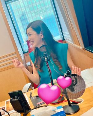 Bell Instagram - 昨日、ほぼ初めてのラジオ出演ということで、
文化放送「西川あやの おいでよ！クリエイティ部」様にお邪魔して参りました〜💖
緊張し過ぎてたんですが、プロフェッショナルな、お二人なんですが、温かい雰囲気で迎えて下さって、いじって下さって、笑、
心から楽しくて喋らせて頂けて、幸せなお時間でございました❣️✨
カスカスな声でスイマセンでした。😭
不慣れな私を調理して頂けて、幸せです😭
大好きなこの番組にまたお邪魔出来るよう精進して参ります❣️ 

一部、Podcastにて本日の振り返りで聴けるそうですので、お手隙の時にでも是非です✨

＃文化放送
＃ニューハーフ
#くりえいてぃぶ
#歌舞伎町
#ショーパブ

@nishikawaayano 
@bourbonne_campy