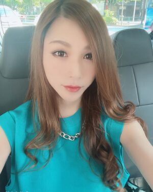 Bell Instagram - 昨日、ほぼ初めてのラジオ出演ということで、
文化放送「西川あやの おいでよ！クリエイティ部」様にお邪魔して参りました〜💖
緊張し過ぎてたんですが、プロフェッショナルな、お二人なんですが、温かい雰囲気で迎えて下さって、いじって下さって、笑、
心から楽しくて喋らせて頂けて、幸せなお時間でございました❣️✨
カスカスな声でスイマセンでした。😭
不慣れな私を調理して頂けて、幸せです😭
大好きなこの番組にまたお邪魔出来るよう精進して参ります❣️ 

一部、Podcastにて本日の振り返りで聴けるそうですので、お手隙の時にでも是非です✨

＃文化放送
＃ニューハーフ
#くりえいてぃぶ
#歌舞伎町
#ショーパブ

@nishikawaayano 
@bourbonne_campy
