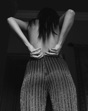 Belle Hengsathorn Instagram - Happy Hump Day ❤️👖#sequins #vintage #details #notevenhumpday