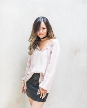 Belle Hengsathorn Instagram - LOVING this @daisyfuentesstyle collection top!! I paired it with a simple strap choker, gold hoops,  and my pleather skirt. ✨💃🏻 And I can't forget about my @secretextensions 😍😍😍❤️❤️ Obsessed!!!! Thank you @daisyfuentes 😘 Check out @daisyfuentesstyle #daisyfuentescollection #daisyfuentes