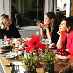 Belma Canciğer Instagram - Bugün benimkiler geldi🙏alışveriş yapmadan #blackfriday #thanksgiving #yeniev #kışıngelişi yani kısacası kutlamadığımız hiçbirşey kalmadı iyi ki geldiniz kızlar💃💃💃
