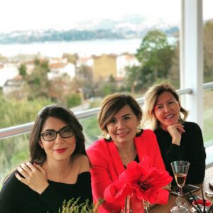 Belma Canciğer Instagram - Bugün benimkiler geldi🙏alışveriş yapmadan #blackfriday #thanksgiving #yeniev #kışıngelişi yani kısacası kutlamadığımız hiçbirşey kalmadı iyi ki geldiniz kızlar💃💃💃
