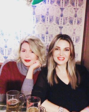 Belma Canciğer Instagram - 1800’lü yıllardan günümüze kadar gelen bu şahane mekanda kim bilir ne anılar, ne aşklar yaşandı..Bugün , eskimeyen dostlarımla eskimeyen aşkımla yüzyıllık bir yerde zamanı durdurduk aşkla...