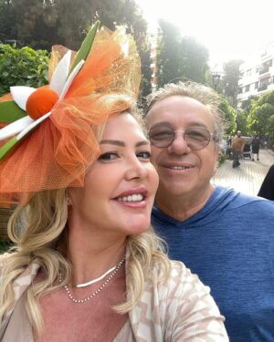 Belma Canciğer Instagram - Portakal çiçeği festivaline her sene gitmek isterdim bu sene gittim🙏yıllar önce eşimin memleketine gittiğimde de aynı duyguyu yaşamıştım, ne kadar samimi ne kadar içten insanlar💕festival çok güzeldi,o kadar çok etkinlik vardı ki! nereye yetişeceğimizi şaşırdık, hem gözümüz hem gönlümüz doydu,en çokda karnımız😀damdaki kebapçıyı asla unutmuycam💕çok teşekkürler🍊🍊🍊#adanaportakalçiçeğifestivali @nisandaadanada @adana.portakalcicegi @adana_kulturyolu