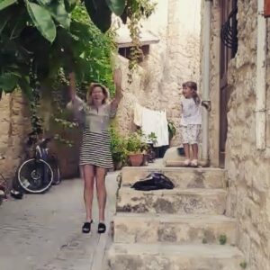 Belma Canciğer Instagram - Kıbrısta bana şahane arkadaşlık yaptığı için Aden’e binlerce kalp kalp kalp💕💕💕ve bu güzeliği dünyaya getirdiği için annesine de alkış👏👏👏👏🙏🧿😍