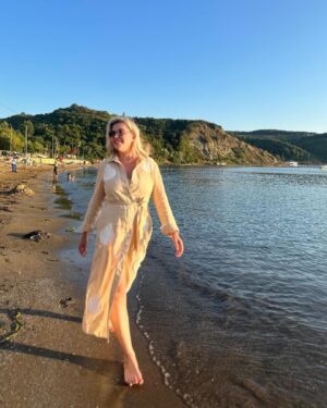 Belma Canciğer Instagram - Let us dance in the sun, wearing wild flowers in our hair...