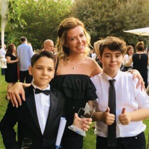 Belma Canciğer Instagram - Can 2. oğlum (Arda duymasın😉senin deyişinle second mum) iyi ki doğdun ailemizin bir parçası oldun🧿çocukluğunuzu ergenliğinizi gördüm, hadi bakalım artık aşklarınızı üniversite yıllarınızı göreceğim nice nice şahane yıllarımız olsun💃🙏sen de bu şeytan tüyü olduğu sürece sırtın yere gelmez,oscar’lı günlerde görüşmek üzere star’ım...💥 @can.tolbas
