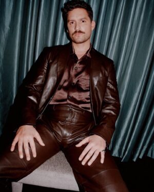 Ben Aldridge Instagram - Photographed by the lovely @thekateowen before the @knockatthecabin world premier 🍫 

Styled by Queen @felicitykay in @hermes 

Grooming by @lailalhayani 

Fashion assistant @forzamike__ 

Tailoring @sojo.uk