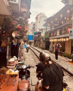Ben Feldman Instagram - Cảm ơn vì mọi thứ, Chúng tôi sẽ nhớ Vietnam. *** Thank you to all the incredible people of Boise, Idaho for a truly incredible few weeks exploring your beauty & culture.
