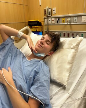 Ben Grosskopf Instagram - b4 surgery moment 🫠
-
-
-
- #bengrosskopf #teen #explore #hospital