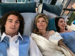 Ben Lawson Instagram - Cosy up. Final 7 eps dropping at midnight 💫