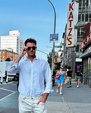 Ben Lawson Instagram - I went and checked out New York City with @fooderati for @luxury.escapes. The short version is it’s still the greatest city in the world. The longer version can now be seen on @foxtel and @binge 🗽😎
#luxuryescapes @lifestyleau