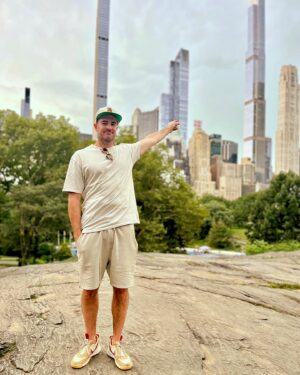 Ben Lawson Instagram - I went and checked out New York City with @fooderati for @luxury.escapes. The short version is it’s still the greatest city in the world. The longer version can now be seen on @foxtel and @binge 🗽😎
#luxuryescapes @lifestyleau