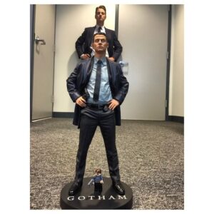Ben McKenzie Instagram - Little Gordon, Bigger Gordon, Biggest Gordon. #gothamseason2