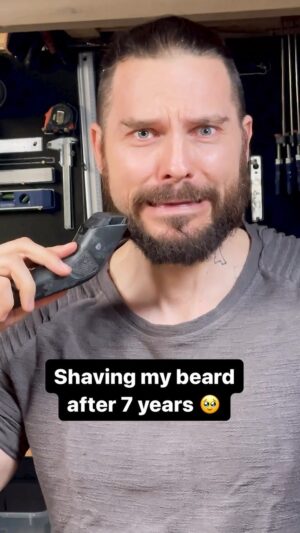Ben Schamma Instagram - Beard or no beard? Haha this was a tough one. 😬 I still feel like two completely different people 😂

The things we do for cosplay 🤷🏻‍♂️🖤 Which sacrifices did you already have to make? 

This was two years ago, no worries 😛 

I‘ll probably have to shave again this year 🙊

#bearded #shave #beardgang #transformation #beardtrim