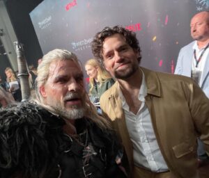Ben Schamma Instagram - When a Witcher meets a Witcher 🐺🤭 Met the one and only today! 🥹 Can you imagine the bodyguard’s thoughts? 😂 AD | @henrycavill @witchernetflix 

#thewitcher #geraltofrivia #witchernetflix #henrycavill #cosplay
