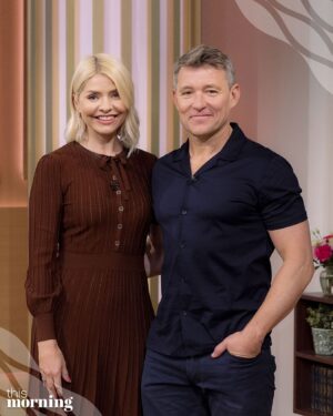 Ben Shephard Instagram - Thanks for stopping by @benshephardofficial! 😎

#ThisMorning #BenShephard