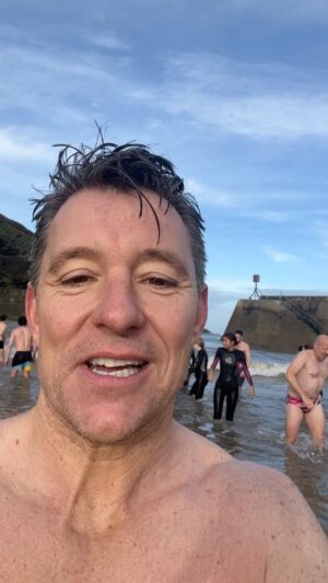 Ben Shephard Instagram - Ahhh meant to post this the other day only just thawed out! 🥶🤣Happy Christmas all hope you’ve had a wonderful Christmas - our was #cornish bracing and wonderfully boozy! Apologies for my brothers #budgiesmugglers 😳🤣 #happychristmas #portisaac #cornwall