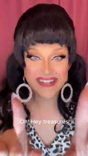 BenDeLaCreme Instagram - Hey treasures! Did you know @americanredcross has implemented the FDA’s new, more inclusive guidelines for blood donation? Well it has - and it’s GREAT news for the queer community. Head to http://redcrossblood.org/lgbtq for more information! #americanredcross #giveblood @AmericanRedCross #AmericanRedCrossPartner #Ad