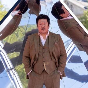 Benedict Wong Instagram - Previously On ….. @doctorstrangeofficial press tour
Suit: @walkerslater special thanks to Paul,Alex and wonderful tailoring by Erasmus @erasmus_yu (fellow Sorcerer@kamartaj)