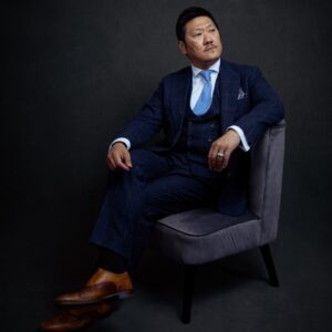 Benedict Wong Instagram - Happy New Year to you all.
Wishing you all the best in your endeavours. B 🙏🏾💕photo:📸 @stewartbywater  Suit: @walkerslater