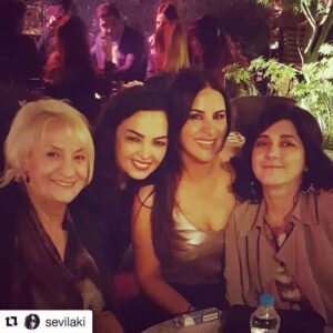 Benian Dönmez Instagram - ♥️#BalKaymak  arkadaşlarım🥂🎶🎵@sevilaki @sabinatozija @zaramuzik @onurtannn