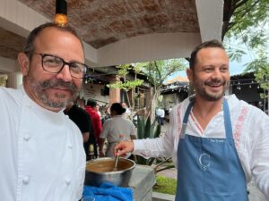 Benito Molina Instagram - Muchas felicidades a la familia Macurichos🎂 Gracias por invitarnos a tierra santa 🤟🏽🍏 Un placer compartir cocina con grandes amigos, y de mezcal ni se diga 💥