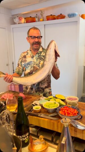 Benito Molina Instagram - Ceviche estilo Manzanilla, buena Semana Santa a todos 🤟🏽🍏 La Sidra es Maldición Gitana de Aborigen @aborigen.mx 🥂