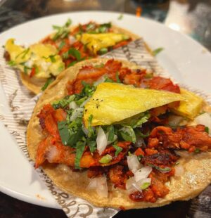 Benito Molina Instagram - Los mejores tacos de pastor están en CDMX punto 🔥