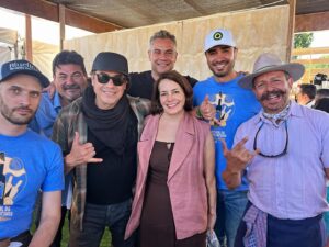 Benito Molina Instagram - Antes de que pase mas tiempo aquí están algunas de las fotos del festival “Las Conchas y el Vino Nuevo”  Evento único en el mundo, donde se juntan tres sectores muy importantes para el puerto de Ensenada. Enología, acuacultura y gastronomía, durante tres días hay seminarios en la universidad con los productores de conchas, chefs invitados de diferentes regiones del país, al igual que del extranjeros. El segundo día tuvimos “Mesas Marinas” una idea que tuvimos hace algunos años, donde veinte comensales comparten mesa con acuacultor y un productor de vinos atendidas por el chef anfitrión y un chef invitado ejecutando una carta a base de conchas maridado con vinos blancos y rosados a punto de salir al mercado. El domingo más de cincuenta restaurantes, ochenta vinícolas, chefs invitados, productores de conchas y también algunos dedicados a la escama agasajan a más de dos mil visitantes. También tuvimos un after conchas en Manzanilla, como podrán ver las tocayas se la pasaron de lujo. Muchas gracias a todos productores, viticultores, restaurantes y chefs que nos acompañaron este año 🙏🏼 En mi nunca humilde opinión como dice mi estimado chef Herrera : Las Conchas y el Vino Nuevo son por mucho el mejor evento que tenemos en Ensenada. Así que ya saben, los esperamos el año próximo con todo gusto, en este maravilloso rincon de nuestro país, gracias a mi querida cenicienta del Pacífico 🤍🦪🤘🏽🍏