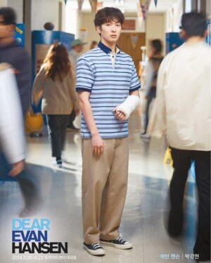 Benj Pasek Instagram - Dear Evan Hansen hits Korea! Now on through June at the Seoul’s Chungmu Art Center. 👕🌳