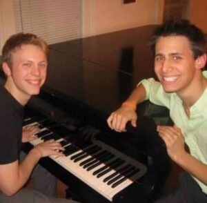 Benj Pasek Instagram - Happy birthday @justinpaulmusic. 21 years of music and lyrics later...❤️🎹🎶