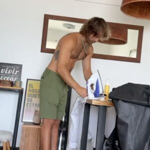 Benjamín Alfonso Instagram - Que mesaza que se armó en lo de @juanavialeoficial 
Pudieron verlo?
Que les pareció las charlas que salieron?
Yo la pasé muy bien! Agradecido de @lamesazarg que me tocó
@sofipachano 
@fabianvenaestudio 
@mirtawons6 
@the_rannix 
@martintetazok