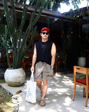 Benjamin Alves Instagram - BALI Day 2 with the missus.