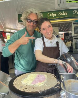 Benjamin Baroche Instagram - Chalet Monceau 
Parc Monceau 
Chez mon amie Isa 🏆☀️
Les meilleures crêpes et gaufres du quartier
