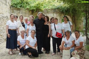 Benjamin Baroche Instagram - La Vie Rose à Saint Laurent, 
Une association de proximité, aidant et soutenant les femmes touchées par le cancer. Elle leur offre des soins de support à deux pas de chez elles, des expériences sportives et culturelles afin de mettre la maladie « au tapis »… 🎗️🚣🏼‍♀️

#fuckcancer #girlpower #suddefrance #itc #support #lavirose 

@la_vie_rose_a_saint_laurent
Fb : la vie rose à Saint Laurent
📸 @fenetredesouvenirs