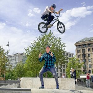 Benjamin Machet Instagram - ⚜️BMX⚜️

Voilà ce qui se passe quand tu croises un mec qui gère en BMX !!! 

Merci @alexandre.sideris 
📸 @nelliloic