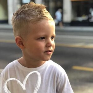 Benjamin Machet Instagram - Il y'a 8 ans le 08.08 nous sommes devenus parents pour la première fois.

Naissait Tao, un tout petit bébé de 2kg900 en pleine forme. Déjà prêt à chambouler nos vies.

#happybirthday #love #life