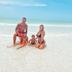 Benjamin Machet Instagram - When lost in Paradise 🌴

#happy #family #love #couple #florida