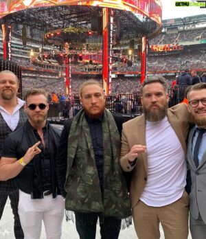Benjamin Maurice Webb Instagram - TONIGHT IS THEIR NIGHT

MY HEART IS SO FULL

THE BEST BOIS 

ON THE BIGGEST STAGE 

SEE YOU SOON MY BABS

BSS4LIFE IDST

👨🏻👨🏼🐻