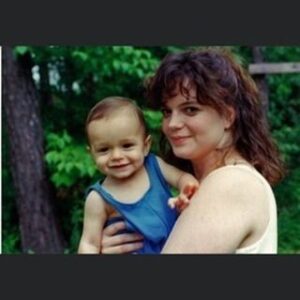 Benjamin Papac Instagram - Love you, Mom. I’m glad you’re finding a lot of joy this year. I miss you!!!♥️