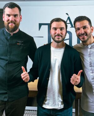 Benjamin Verrecchia Instagram - CONCOURS 🥳
Régalade totale, j’ai vécu l’expérience Mercure x Top Chef !
À gagner : un séjour de 2 nuits dans un hôtel Mercure, un room-service exclusif et la participation à une masterclass avec un candidat emblématique Top Chef et un chef Mercure !
Pour vivre ce moment unique il faut : t’abonner à @mercurefr et à mon compte et mentionner un ami en commentaires
Je vous laisse je vais au spa faire mes 4h de natation 🏊‍♂️
@lesgustaves
