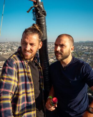 Benjamin Verrecchia Instagram - Mexico !! J’ai été à la fois aventurier dans la jungle, lutteur de lucha libre, voyageur en montgolfière, j’ai sauvé 8 vies et découvert un temple maya. Bref, ma vie.

Merci à @fuzeteafrance et @tripadvisor pour l’aventure incroyable ! Découvrez leur thé frais, une fusion de saveurs pêche et hibiscus 🍑 🌺

Ma prochaine aventure je pars où ?

#collaborationcommerciale 
#UnMondeDeFusion

Pour votre santé, pratiquez une activité physique régulière

📷 @agatho55